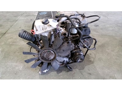 MOTOR CON ACCESORIOS Y CAJA DE CAMBIOS MERCEDES E 300 TURBODIESEL 1998
