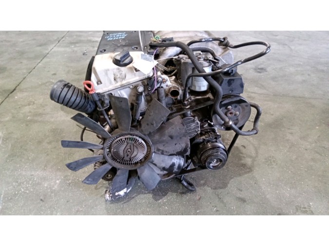 MOTOR CON ACCESORIOS Y CAJA DE CAMBIOS MERCEDES E 300 TURBODIESEL 1998