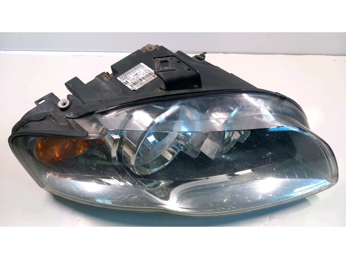FARO DELANTERO DERECHO AUDI A4 2007