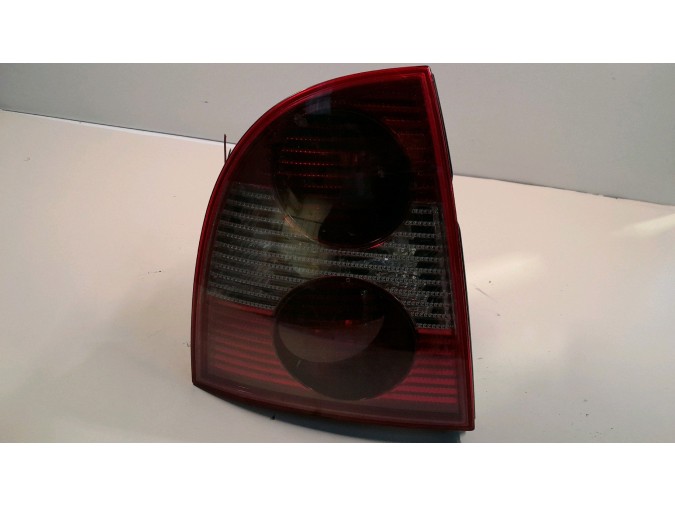 PILOTO TRASERO IZQUIERDO VOLKSWAGEN PASSAT 2001