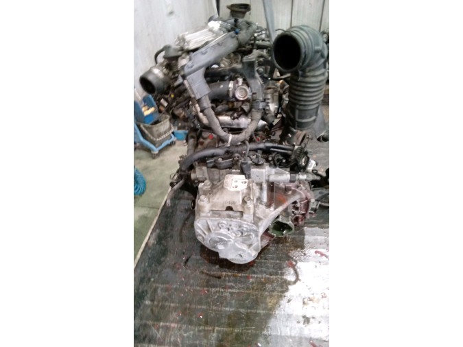 MOTOR CON ACCESORIOS Y CAJA DE CAMBIOS HYUNDAI I30 2007