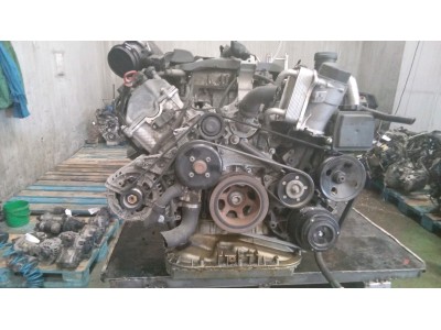 MOTOR CON ACCESORIOS Y CAJA DE CAMBIOS MERCEDES C 240 1999