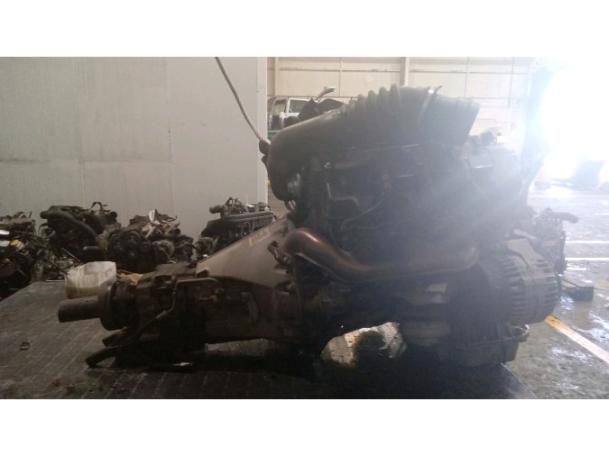 MOTOR CON ACCESORIOS Y CAJA DE CAMBIOS MERCEDES C 240 1999