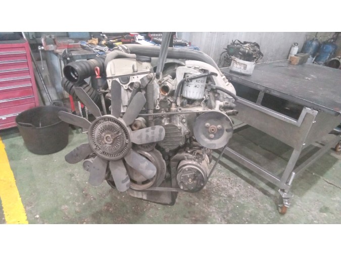 MOTOR CON ACCESORIOS Y CAJA DE CAMBIOS MERCEDES E 290 T TURBODIESEL 1999