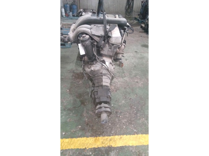 MOTOR CON ACCESORIOS Y CAJA DE CAMBIOS MERCEDES E 290 T TURBODIESEL 1999