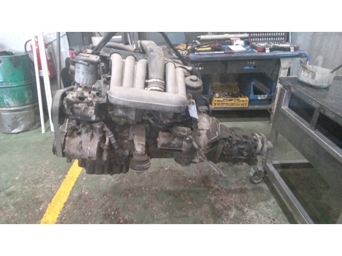 MOTOR CON ACCESORIOS Y CAJA DE CAMBIOS MERCEDES E 290 T TURBODIESEL 1999
