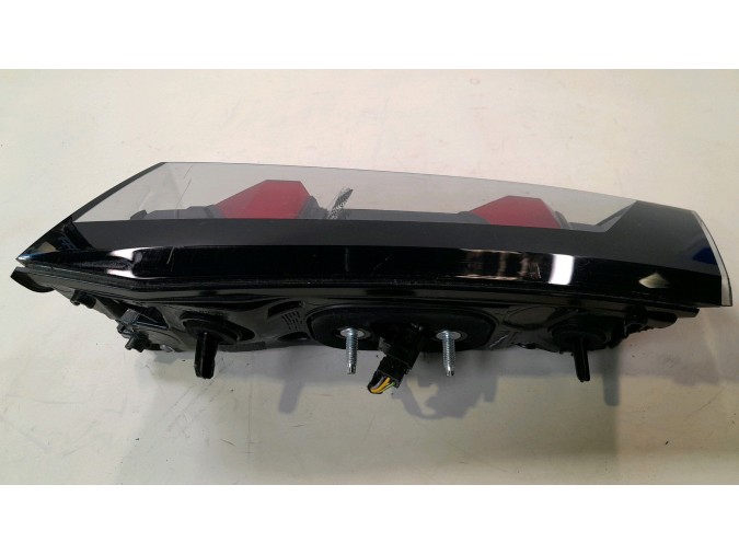 PILOTO TRASERO DERECHO INTERIOR PEUGEOT 2008 2022