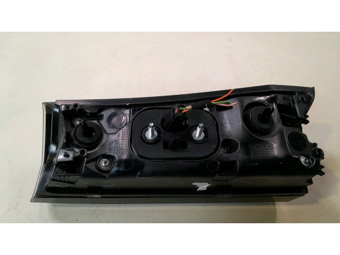 PILOTO TRASERO IZQUIERDO EXTERIOR PEUGEOT 2008 2022