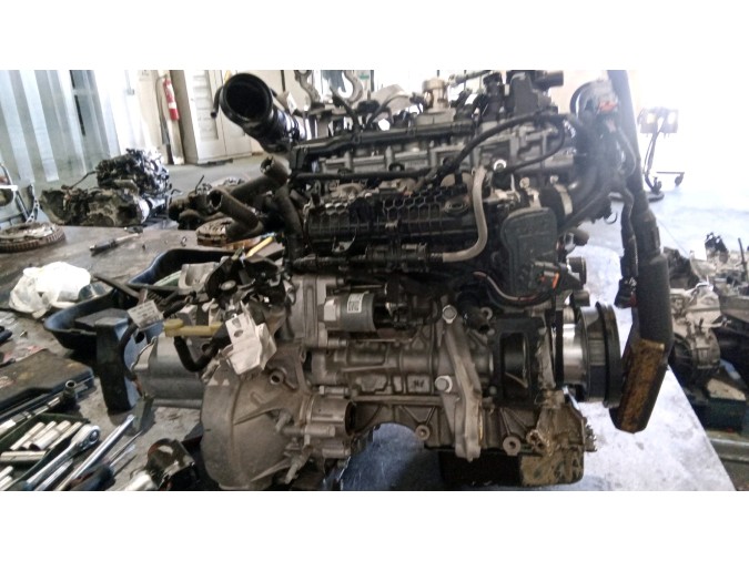 MOTOR CON ACCESORIOS SIN CAJA DE CAMBIOS PEUGEOT 2008 2022