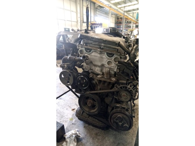 MOTOR CON ACCESORIOS Y CAJA DE CAMBIOS NISSAN PRIMERA 1998