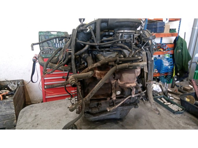 MOTOR CON ACCESORIOS SIN CAJA DE CAMBIOS RENAULT R19 1993
