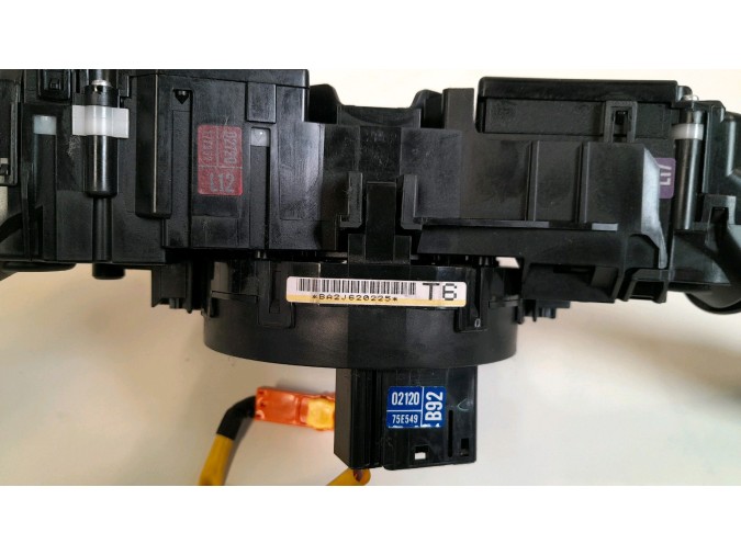 MANDO MULTIFUNCION TOYOTA AURIS 2016