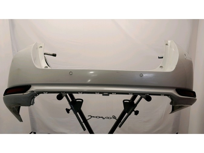 PARAGOLPES TRASERO TOYOTA AURIS 2016