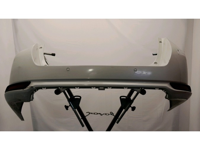 PARAGOLPES TRASERO TOYOTA AURIS 2016