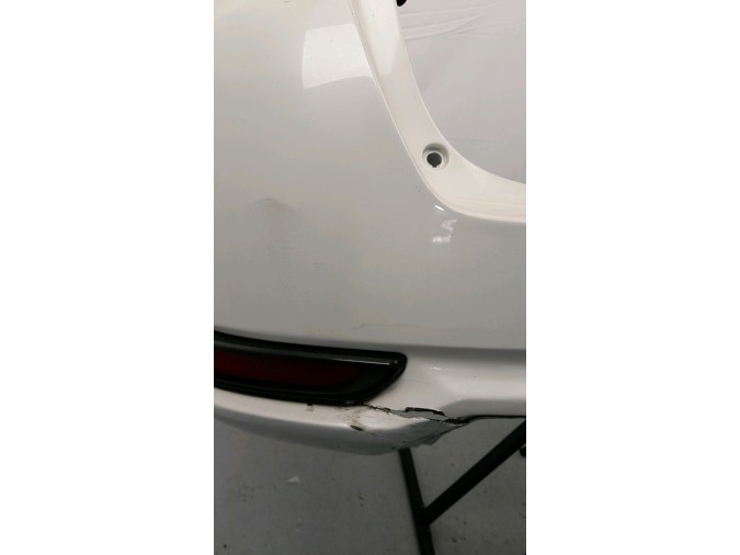 PARAGOLPES TRASERO TOYOTA AURIS 2016