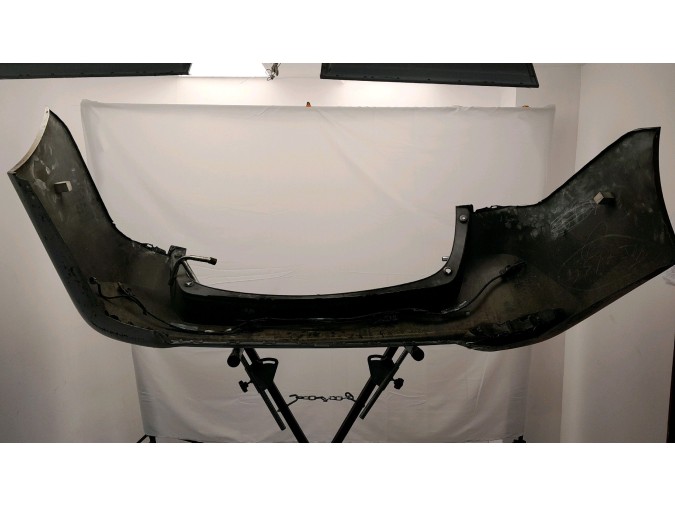PARAGOLPES TRASERO TOYOTA AURIS 2016