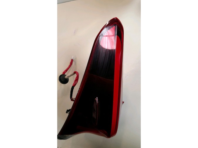 PILOTO TRASERO IZQUIERDO TOYOTA AURIS 2016