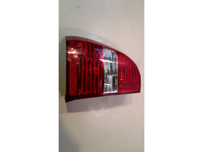 PILOTO TRASERO IZQUIERDO KIA SPORTAGE 2006