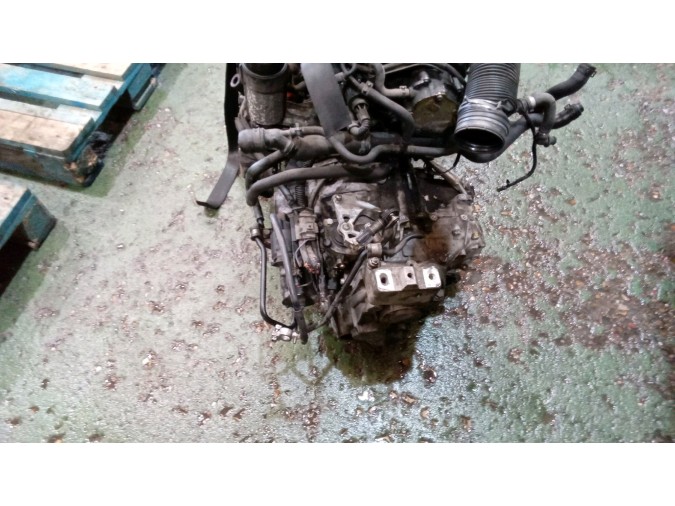 MOTOR CON ACCESORIOS Y CAJA DE CAMBIOS VOLKSWAGEN BORA 2001