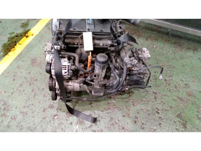 MOTOR CON ACCESORIOS Y CAJA DE CAMBIOS VOLKSWAGEN BORA 2001