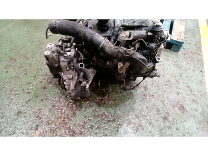 MOTOR CON ACCESORIOS Y CAJA DE CAMBIOS VOLKSWAGEN BORA 2001