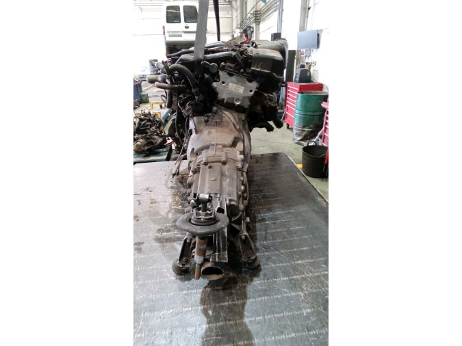 MOTOR CON ACCESORIOS Y CAJA DE CAMBIOS BMW 320D 2004