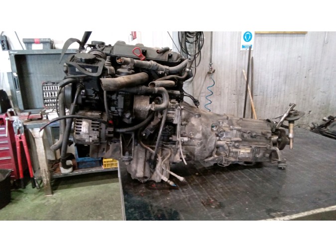 MOTOR CON ACCESORIOS Y CAJA DE CAMBIOS BMW 320D 2004