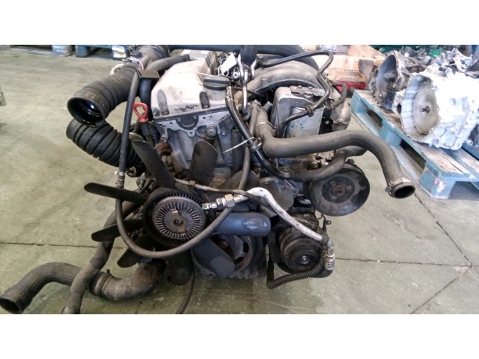 MOTOR CON ACCESORIOS Y CAJA DE CAMBIOS MERCEDES E 290 T TURBODIESEL 1997