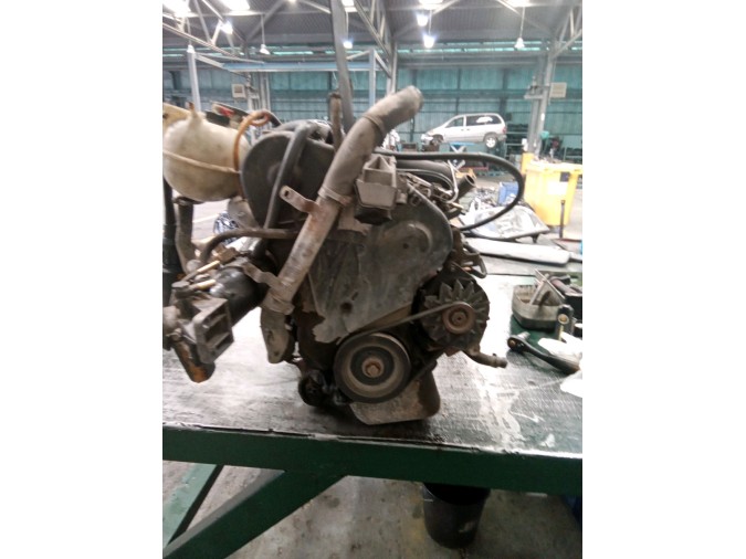 MOTOR CON ACCESORIOS Y CAJA DE CAMBIOS PEUGEOT 309 1989