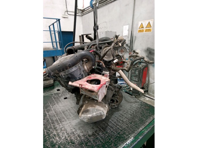 MOTOR CON ACCESORIOS Y CAJA DE CAMBIOS PEUGEOT 309 1989