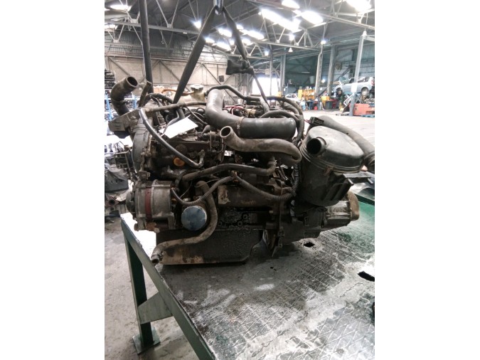 MOTOR CON ACCESORIOS Y CAJA DE CAMBIOS PEUGEOT 309 1989