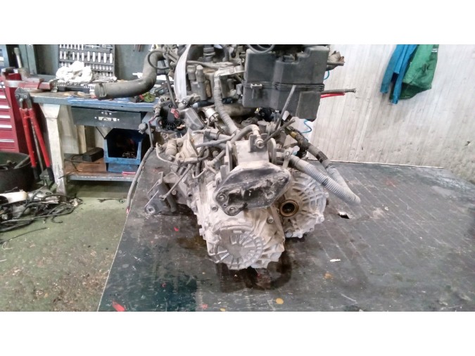 MOTOR CON ACCESORIOS Y CAJA DE CAMBIOS HYUNDAI ACCENT