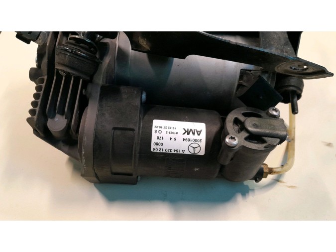 BOMBA SUSPENSION MERCEDES ML 300 CDI 4MATIC 2010