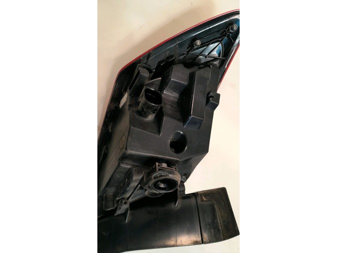 PILOTO TRASERO DERECHO SEAT LEON 2017