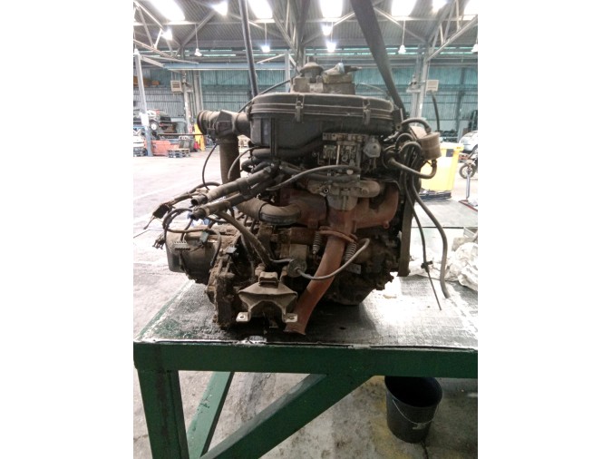 MOTOR CON ACCESORIOS SIN CAJA DE CAMBIOS RENAULT R11 1985