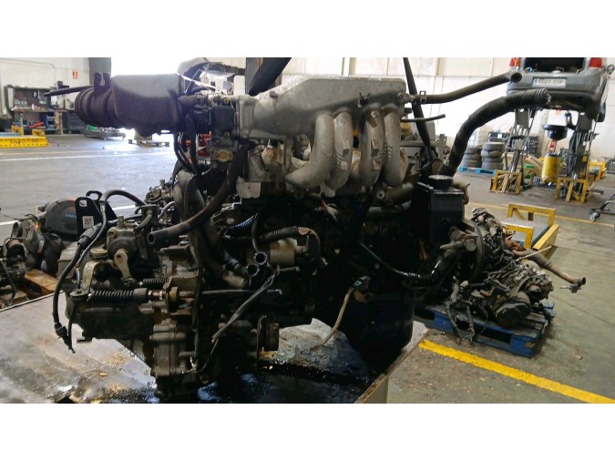 MOTOR CON ACCESORIOS Y CAJA DE CAMBIOS TOYOTA AVENSIS 1998