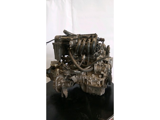 MOTOR CON ACCESORIOS Y CAJA DE CAMBIOS PEUGEOT 207 2011