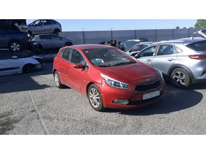REFUERZO PARAGOLPES DELANTERO KIA CEED 2014