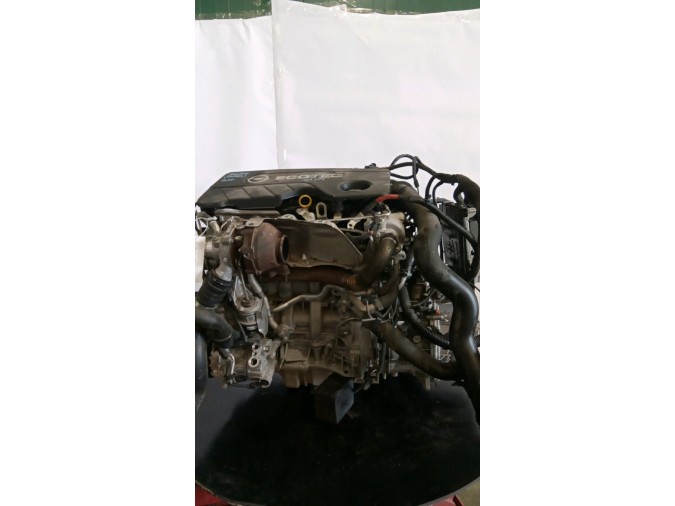 MOTOR CON ACCESORIOS Y CAJA DE CAMBIOS OPEL ASTRA 2016