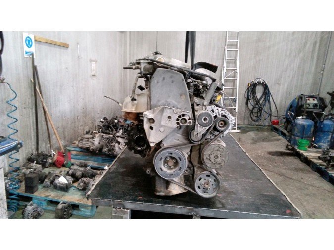 MOTOR CON ACCESORIOS Y CAJA DE CAMBIOS VOLKSWAGEN GOLF 2001