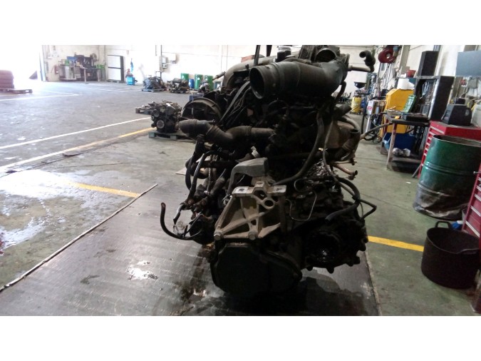 MOTOR CON ACCESORIOS Y CAJA DE CAMBIOS VOLKSWAGEN GOLF 2001