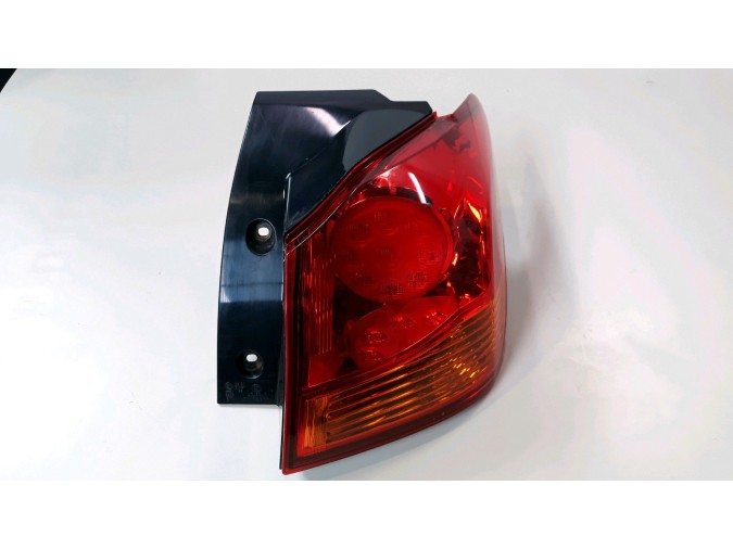 PILOTO TRASERO DERECHO EXTERIOR MITSUBISHI ASX 2015