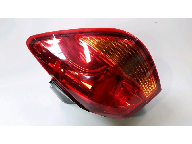 PILOTO TRASERO DERECHO EXTERIOR MITSUBISHI ASX 2015