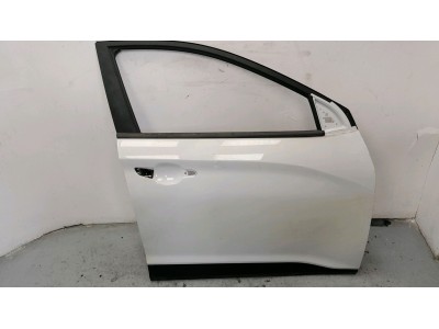 PUERTA DELANTERA DERECHA HYUNDAI KONA BLANCO 2020