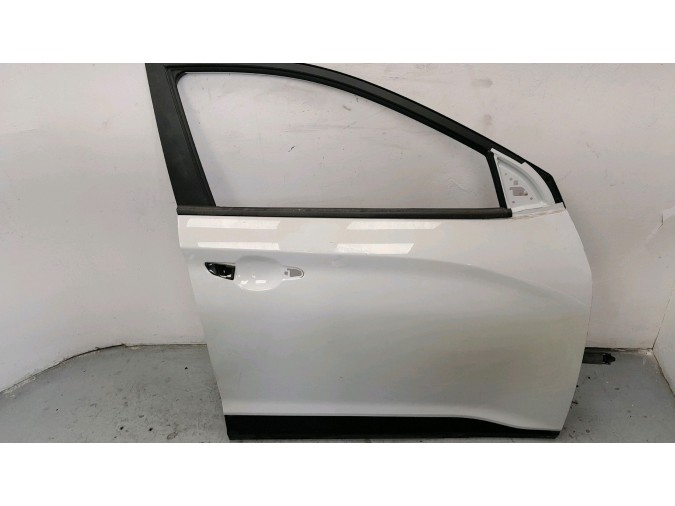 PUERTA DELANTERA DERECHA HYUNDAI KONA BLANCO 2020