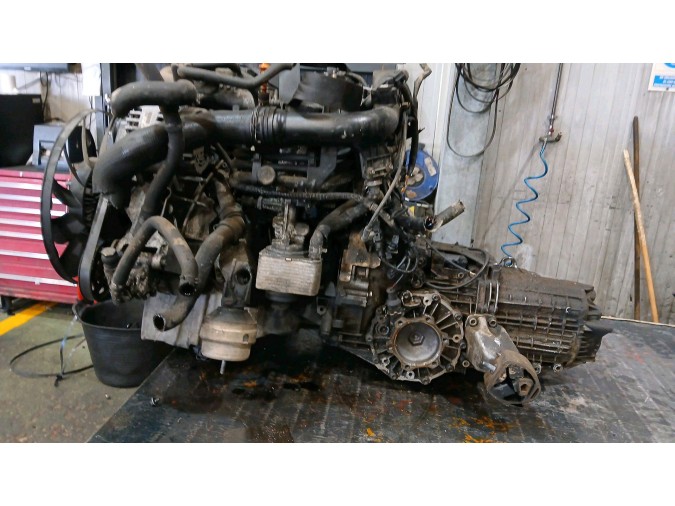 MOTOR CON ACCESORIOS Y CAJA DE CAMBIOS SKODA SUPERB 2004