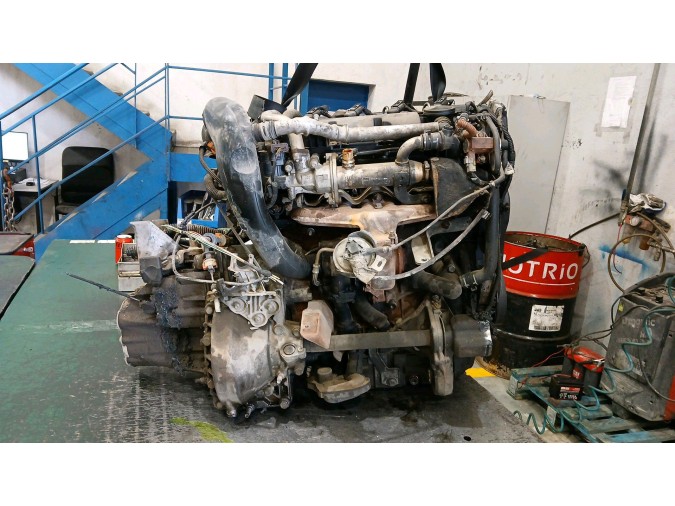 MOTOR CON ACCESORIOS Y CAJA DE CAMBIOS PEUGEOT 607 2006