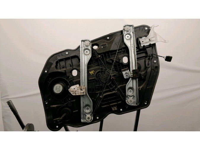 ELEVALUNAS DELANTERO IZQUIERDO KIA CEED 2015