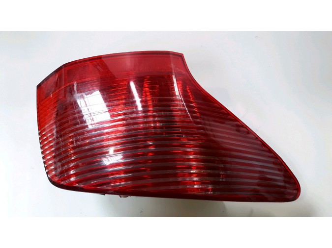PILOTO TRASERO IZQUIERDO PEUGEOT 407 ROJO 2008