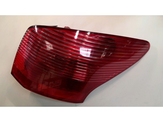 PILOTO TRASERO DERECHO PEUGEOT 407 2008